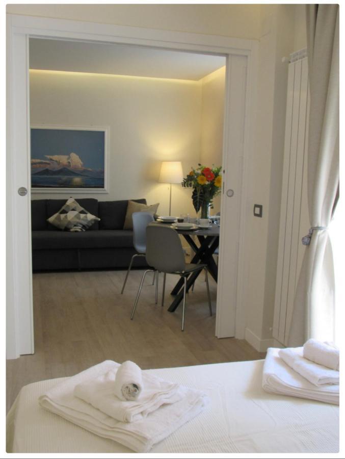 Viola'S Home เนเปิลส์ ภายนอก รูปภาพ